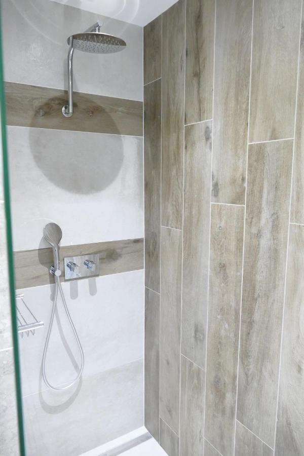 Les Agapanthes Bed and Breakfast Camphin-en-Pevele Εξωτερικό φωτογραφία